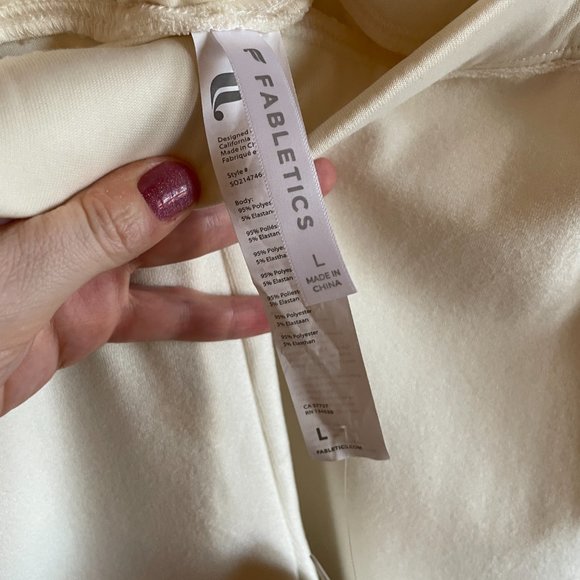 🔥 Fabletics | Cream-Colored Soft Terry Veda High-Waisted Biker Shorts Large NWT - Picture 7 of 8